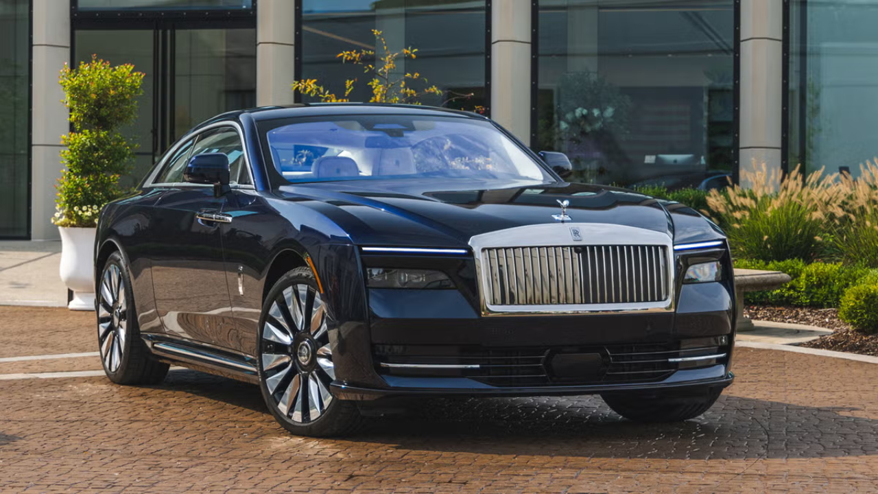 Rolls Royce Spectre is luxurious and futuristic